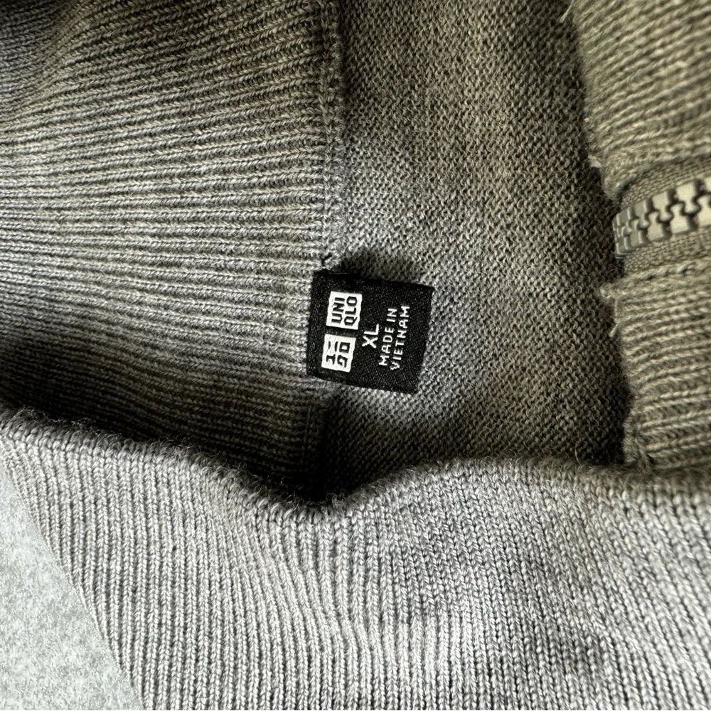 Uniqlo Light Marled Gray 100%‎ Wool Super Soft Quarter Zip Sweater Size XL